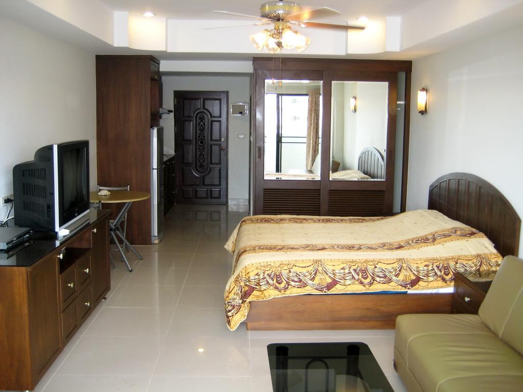 Yensabai Condotel Паттайя Экстерьер фото